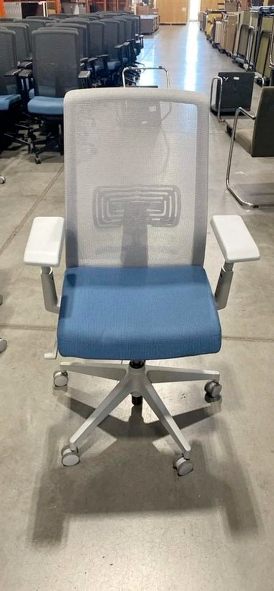 Haworth Very Task Chair (Various Deficiences)