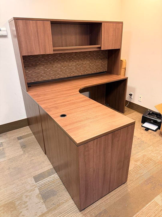 LH L-Shape Desk w/Hutch and BBF Ped (Surface Damage)
