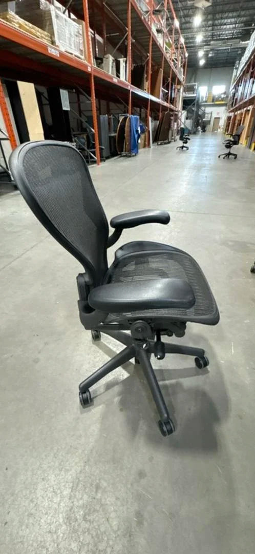 Herman Miller Size B Aeron Meeting Chair