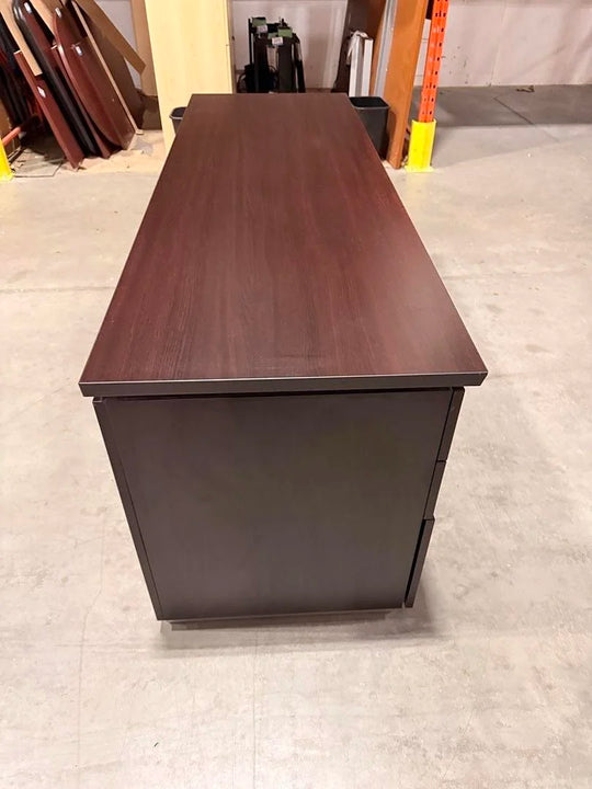 6' Straight Desk w/2 BBF Peds