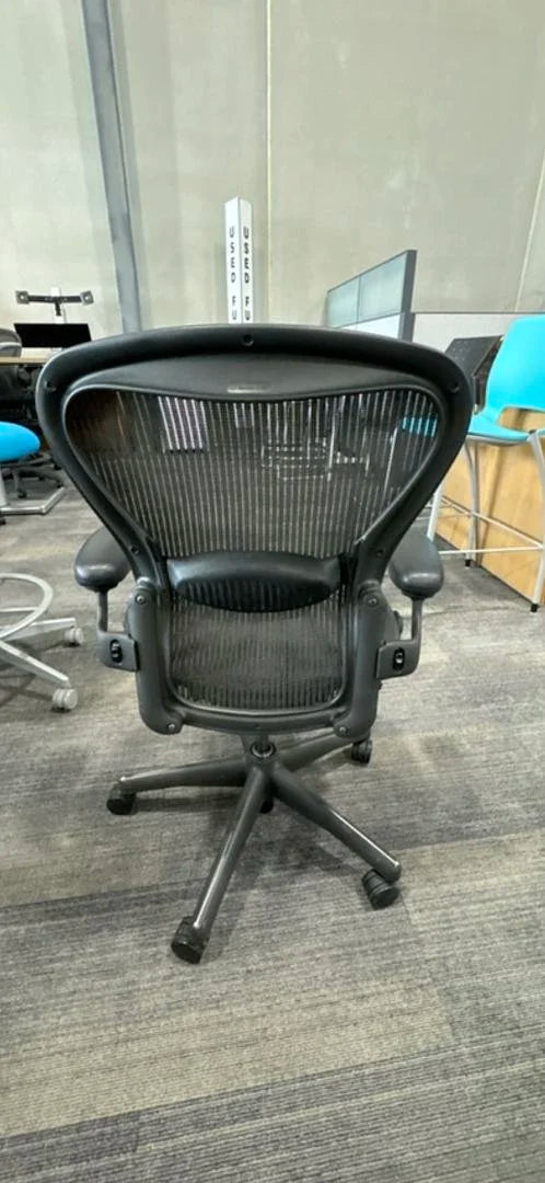Herman Miller Size B w/Lumbar Aeron Chair