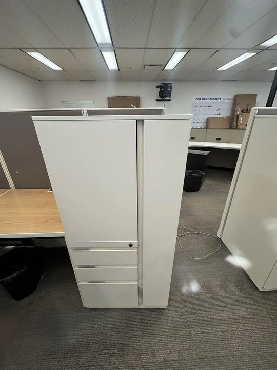 6.5' x 7' Trendway Workstation w/Storage Tower
