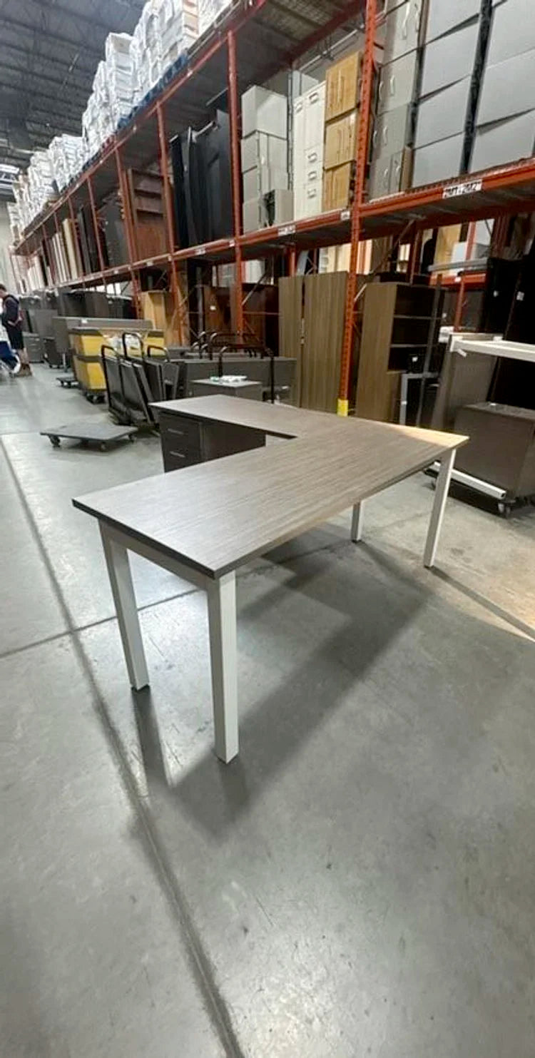 L-Shape Desk w/BBF Ped (Reversible)