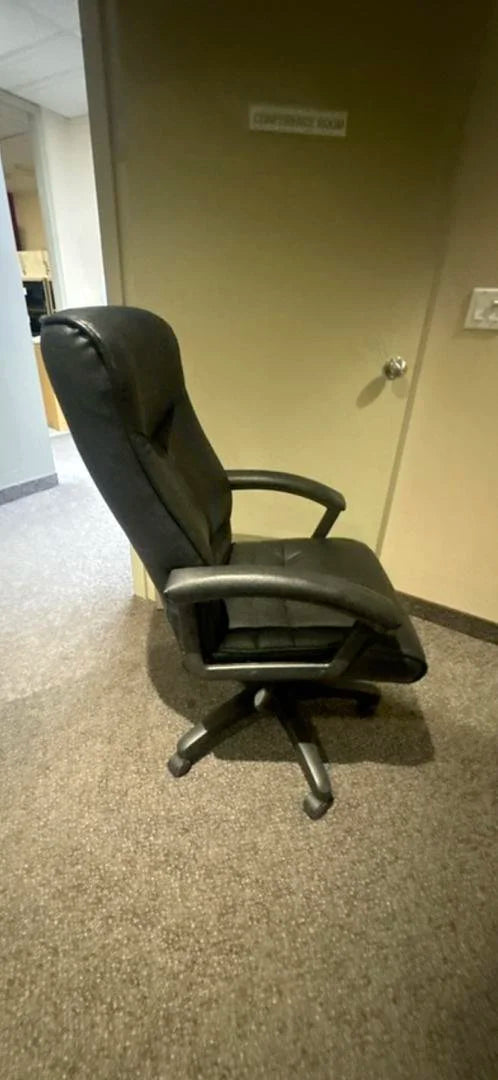 Leather Highback Meeting Chair