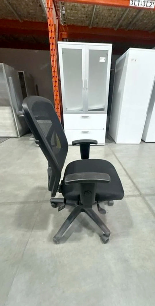 High Back Mesh Task Chair w/Square Arms