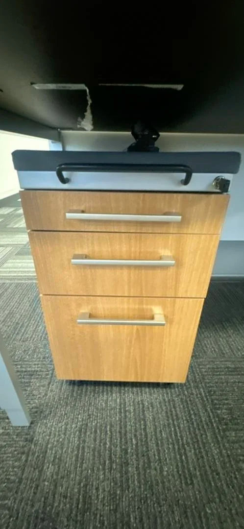 7' x 7' Haworth L-Shape Workstation w/BBF Ped and Storage Tower